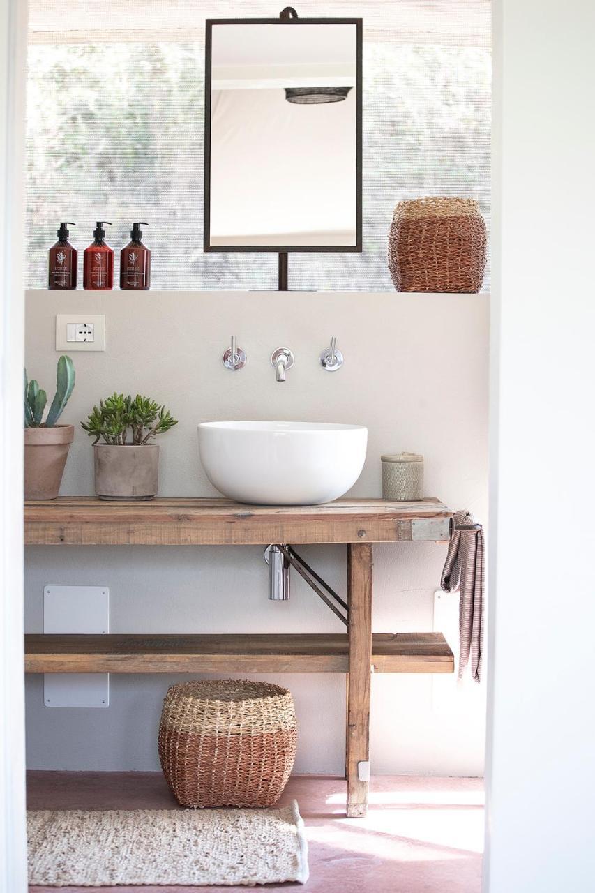 Lodge,812575290:JPEG